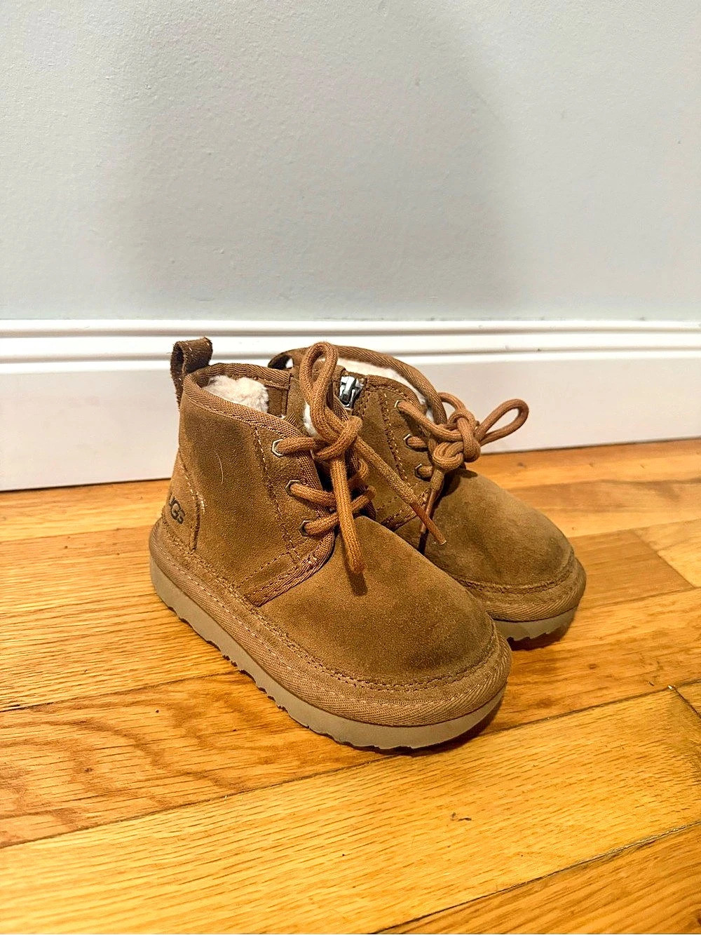 UGG Gotham Brown Ankle Boots US 8